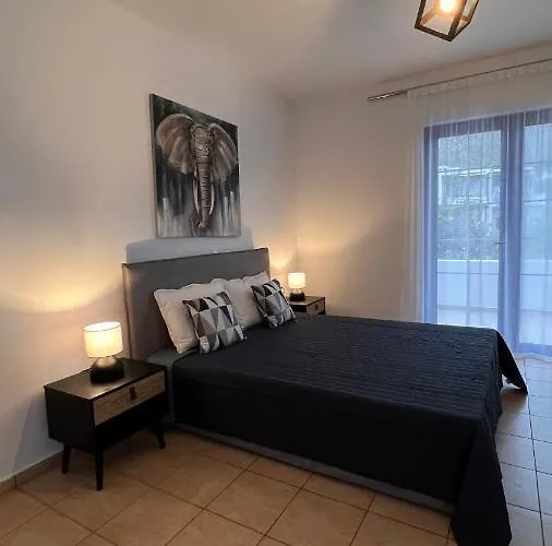 Elefanti Nani Livadia (Tilos)