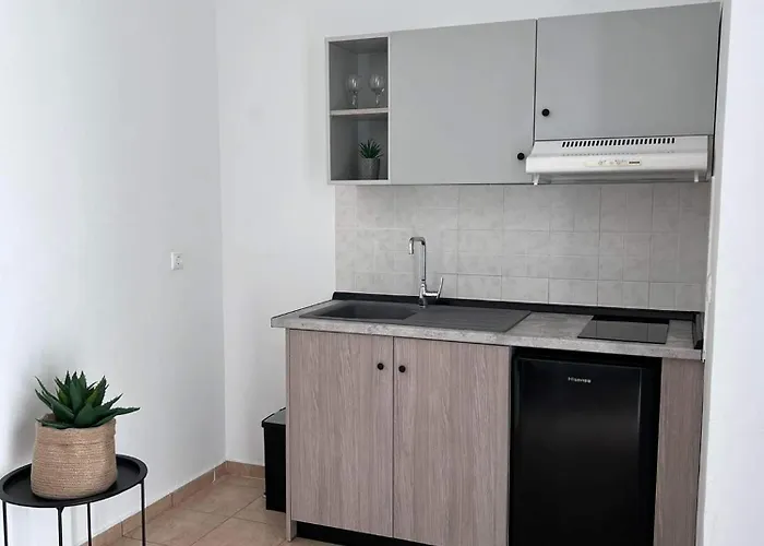 Elefanti Nani Livadia (Tilos)